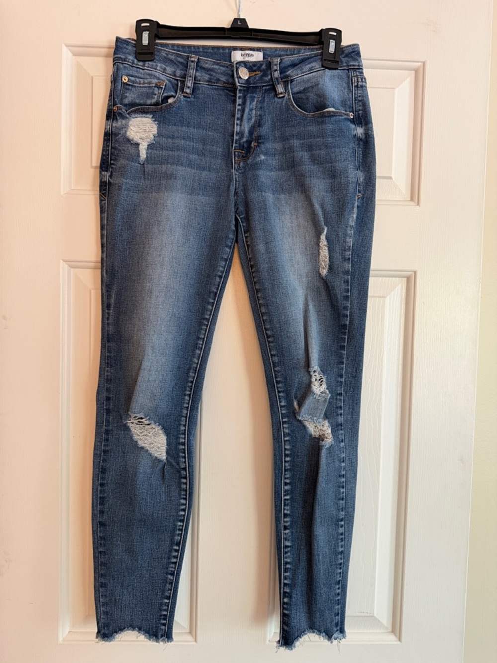 Kenzie size 2 / 26  Distressed Skinny Jeans - Medium Blue Wash